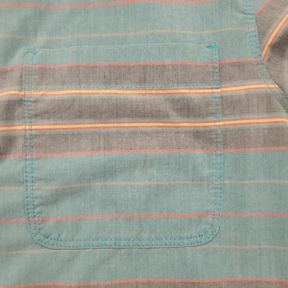 The North Face Chambray Pursuit Men's Medium‎ Short Sleeve Button Up Shirt Blue